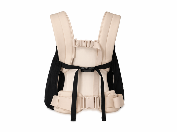 baby luno Carrier Cocoon Winter Cover back clip around a baby carrier